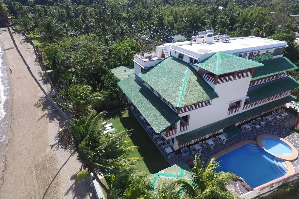 BADLADZ Beach & Dive Resort